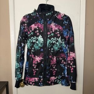 Lululemon Run Bandit Jacket in Petal Pop Size 4